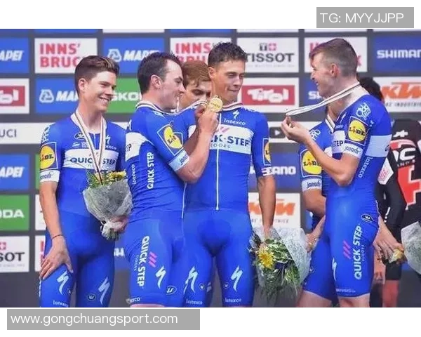 南京足球队在世界锦标赛中的拼搏历程与荣耀追寻